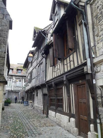 Апартаменти La Fleur D Honfleur Avec Son Parking Екстер'єр фото