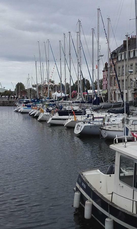 Апартаменти La Fleur D Honfleur Avec Son Parking Екстер'єр фото